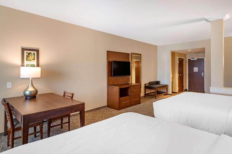 Comfort Inn & Suites -Clarkston image
