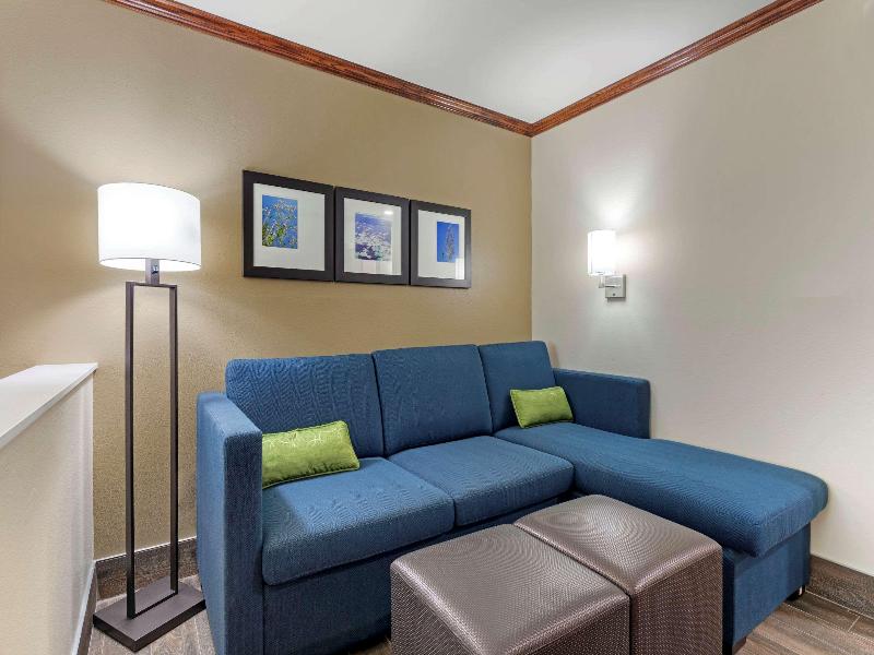 Comfort Suites West Monroe near Ike Hamilton E.C image