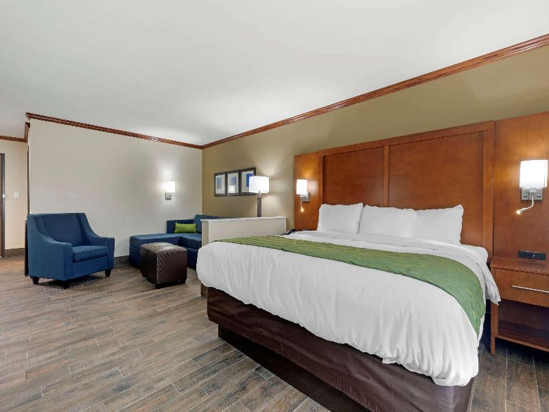 Comfort Suites West Monroe near Ike Hamilton E.C image