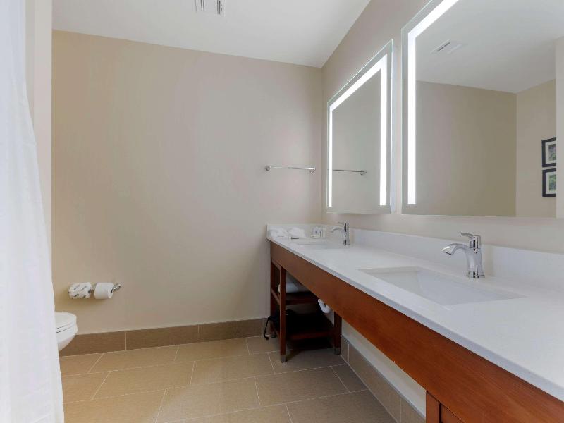 Comfort Suites West Monroe near Ike Hamilton E.C image