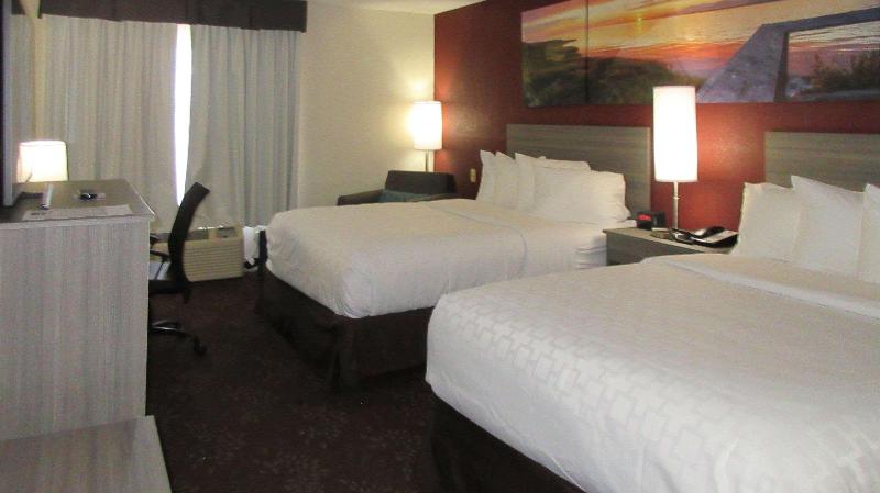 Clarion Pointe Evansville North image