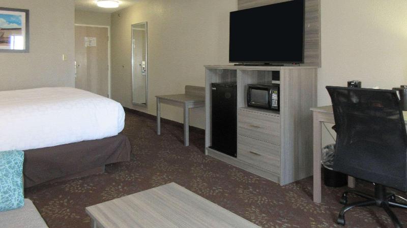 Clarion Pointe Evansville North image