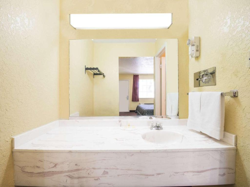 Quality Inn Eastland I-20 4