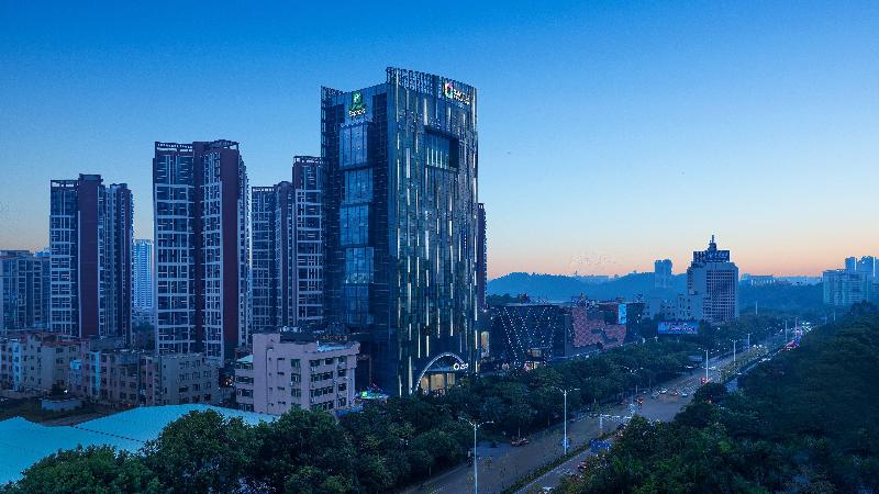 Holiday Inn Express Yangjiang City Center image