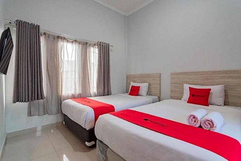 Formerly RedDoorz Syariah Plus @ Tuparev Cirebon 3 image
