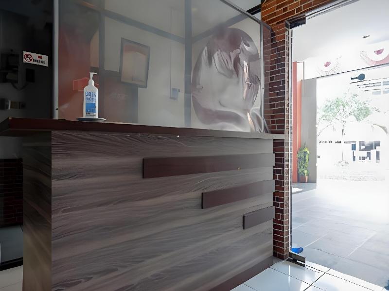 Formerly RedDoorz Plus Ciputra Mall Simpang Lima 2 image