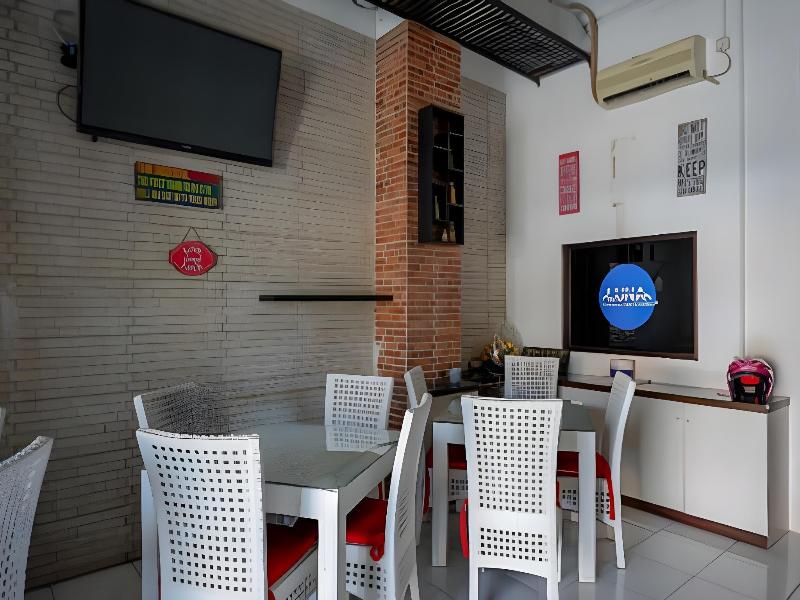 Formerly RedDoorz Plus Ciputra Mall Simpang Lima 2 image