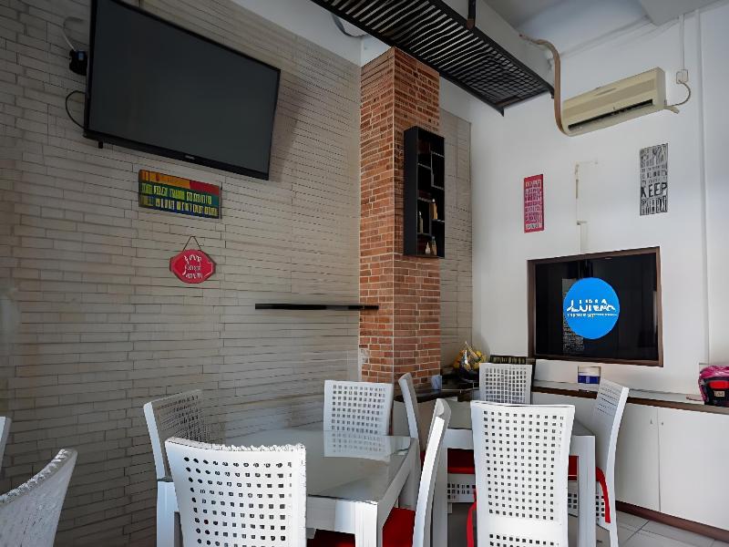 Formerly RedDoorz Plus Ciputra Mall Simpang Lima 2 image