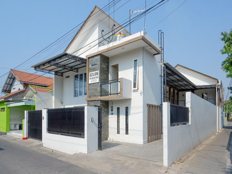 Formerly RedDoorz Plus Syariah Stasiun Tegal 2