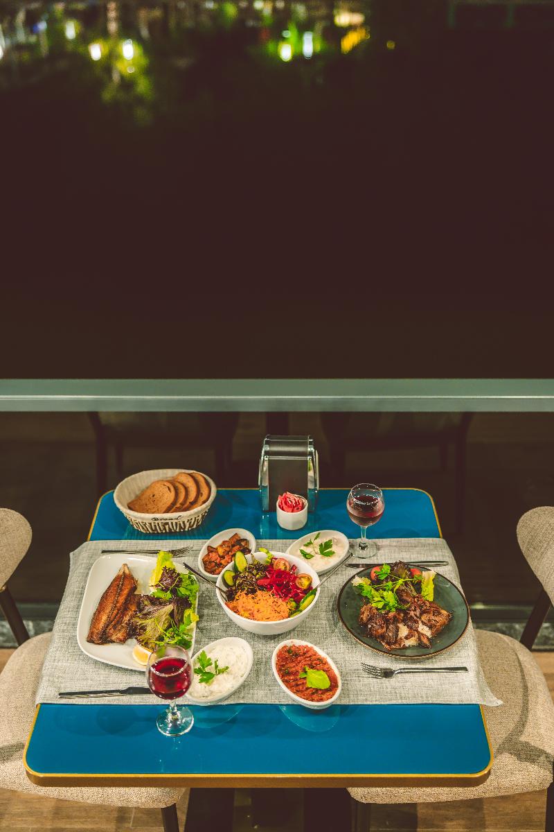 Food & Beverage