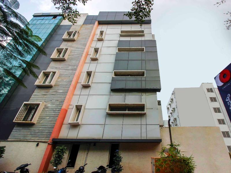 Capital O 68918 Sravya Grand Residency — exterior view