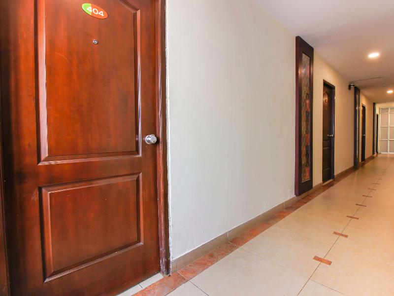 Capital O 68918 Sravya Grand Residency — view