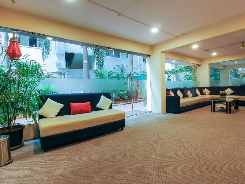 Capital O 68918 Sravya Grand Residency — view