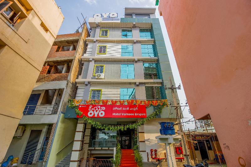 OYO 36823 Hotel Vamsee Empire — main photo