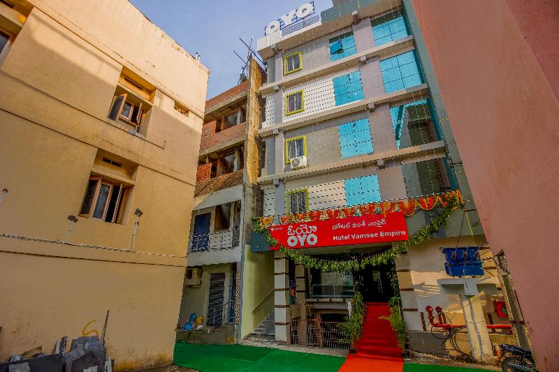 OYO 36823 Hotel Vamsee Empire — photo 3