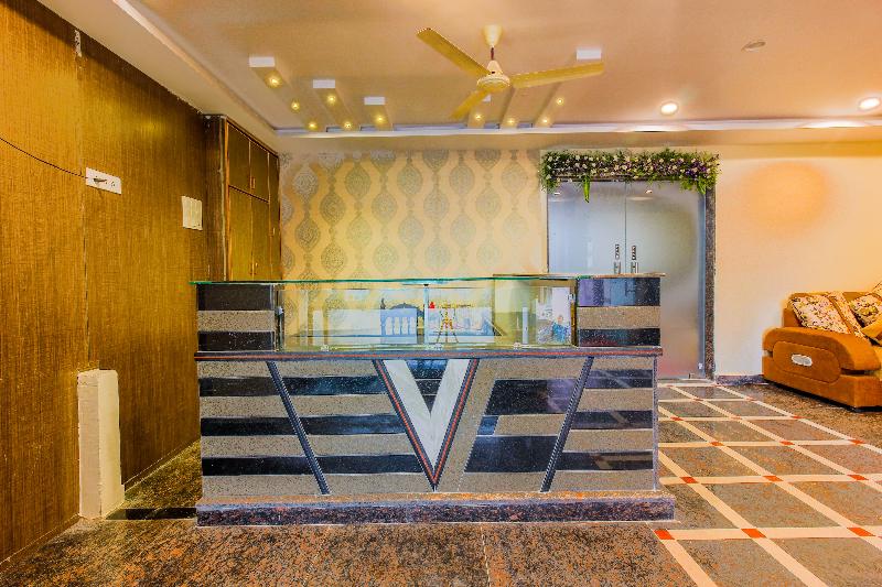 OYO 36823 Hotel Vamsee Empire — photo 4
