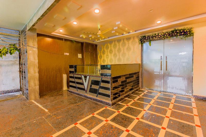 OYO 36823 Hotel Vamsee Empire — photo 5