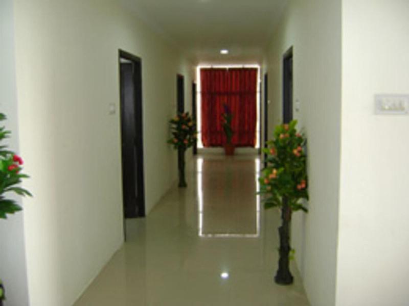 27664 Hotel Nawab's — photo 3
