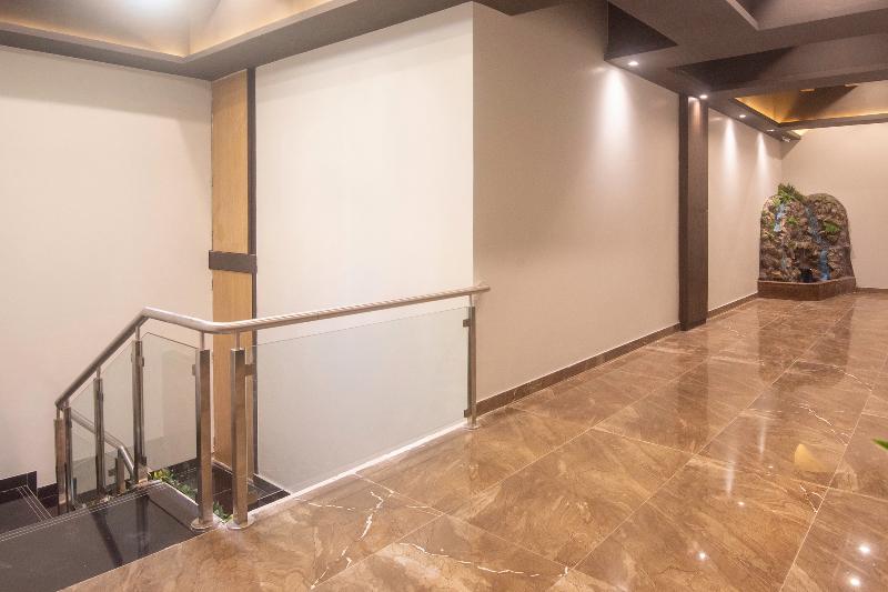 Capital O 42409 Hotel Zara Grand — main photo