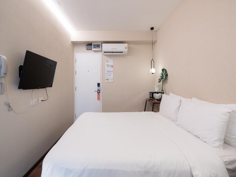 Wonderwall Hotel by ZUZU image