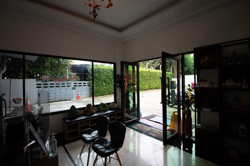The 168 Gallery Residence by ZUZU image