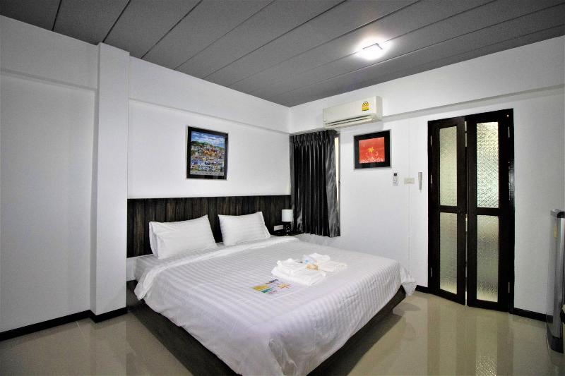 The 168 Gallery Residence by ZUZU