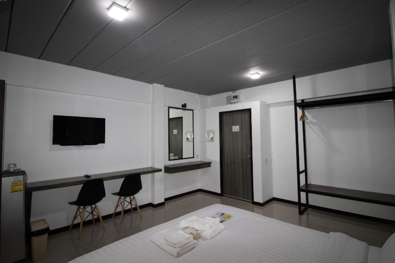 The 168 Gallery Residence by ZUZU image