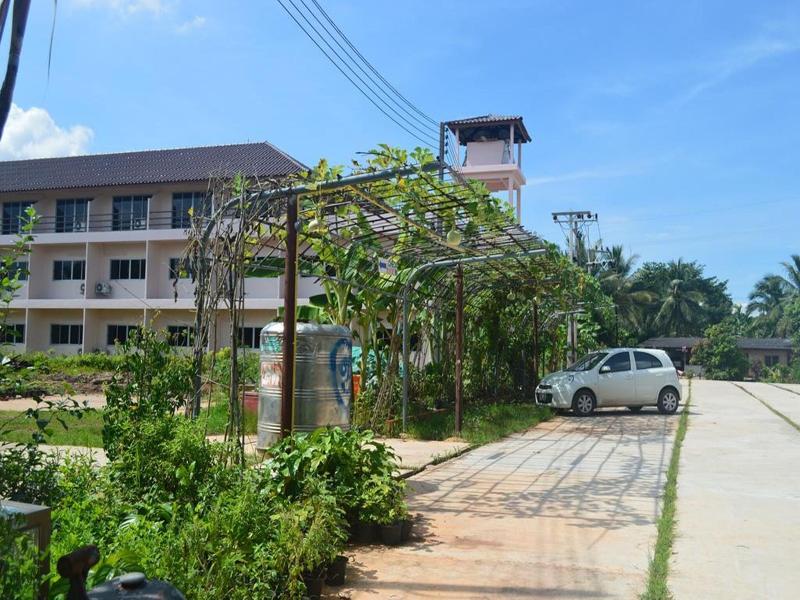 Be Fine Sabuy Hotel and Resort by ZUZU image