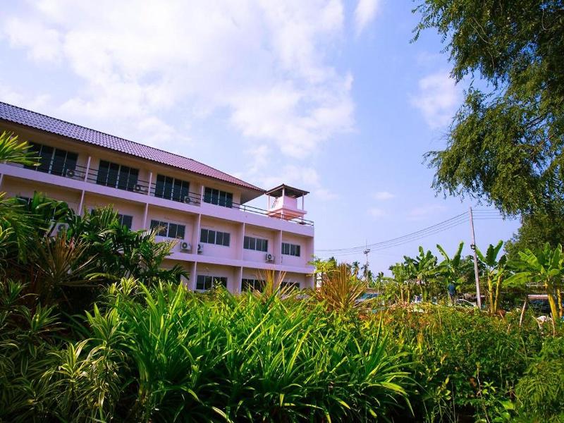 Be Fine Sabuy Hotel and Resort by ZUZU image