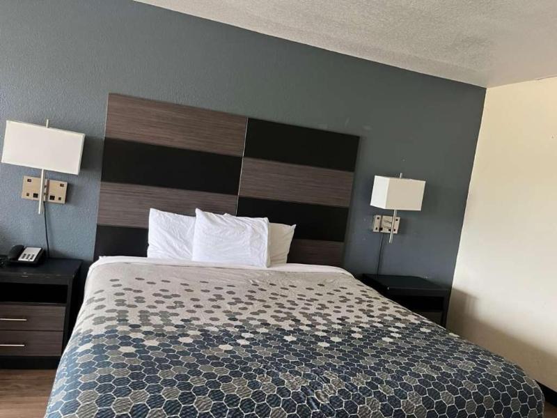 FairBridge Inn & Suites near Riverwalk - Alamo – San Antonio, TX