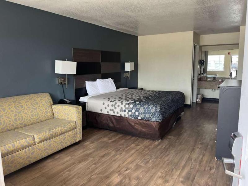 FairBridge Inn & Suites near Riverwalk - Alamo – San Antonio, TX