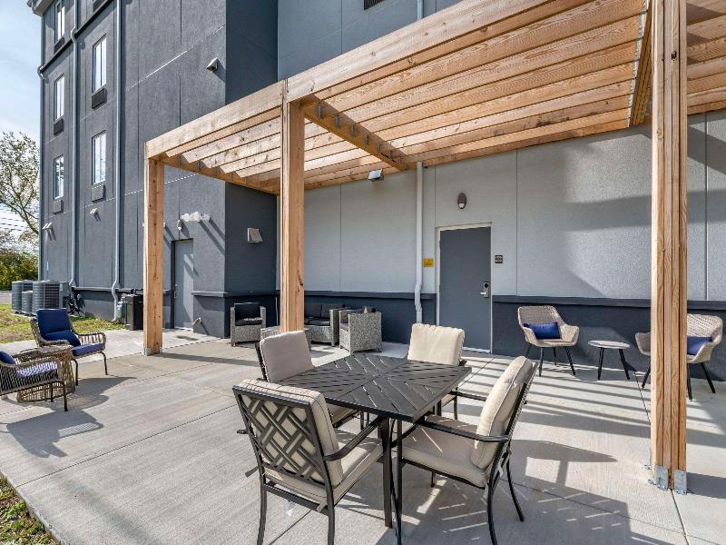 MainStay Suites Georgetown Lexington North — general view