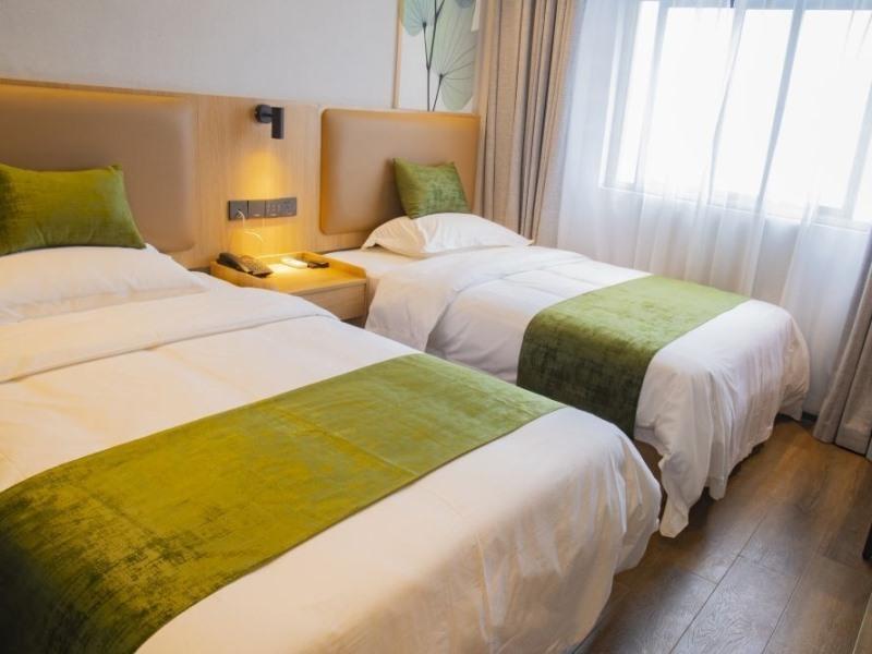Shell Fuyang Development Zone Xin An Avenue Hotel