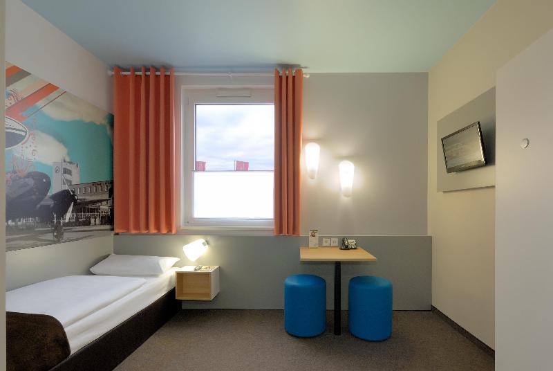 B&B HOTEL Böblingen image