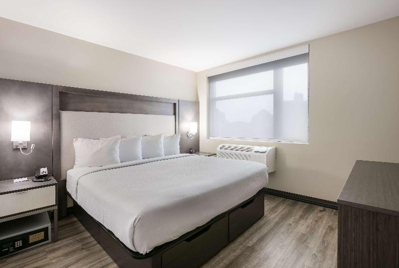 Best Western Plus Executive Residency Bronx image