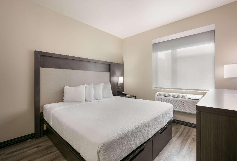 Best Western Plus Executive Residency Bronx image