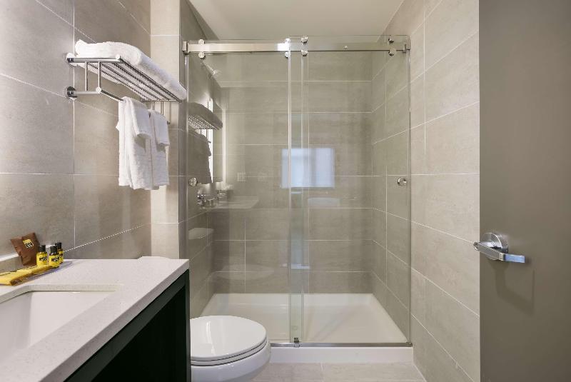 Best Western Plus Executive Residency Bronx image