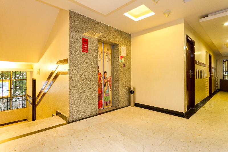 OYO 1161 Hotel Golden Residency