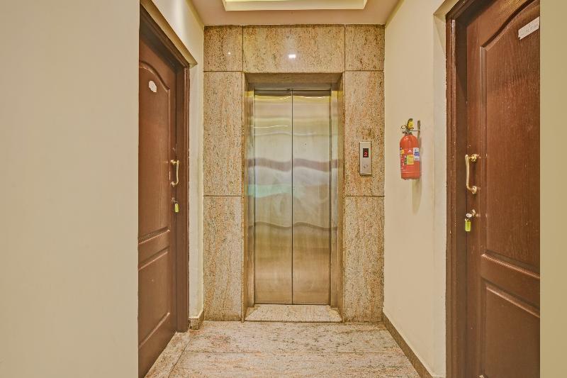 Capital O BLR2499 Comfort Delight Hotel image
