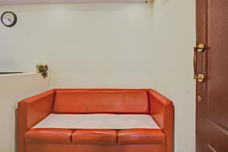Capital O BLR2499 Comfort Delight Hotel image