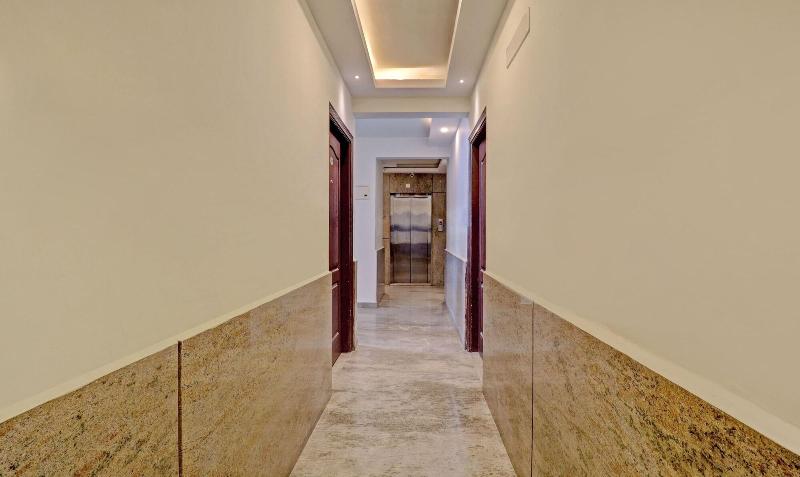 Capital O BLR2499 Comfort Delight Hotel image