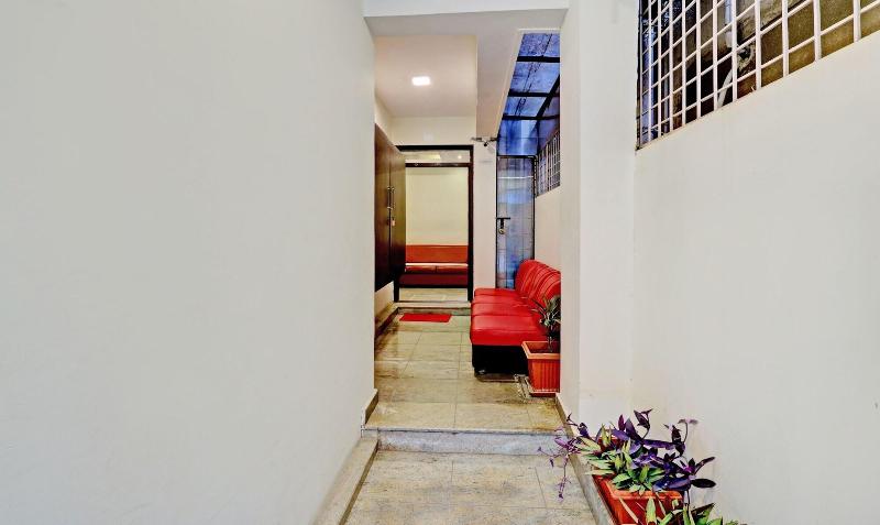 Capital O BLR2499 Comfort Delight Hotel image