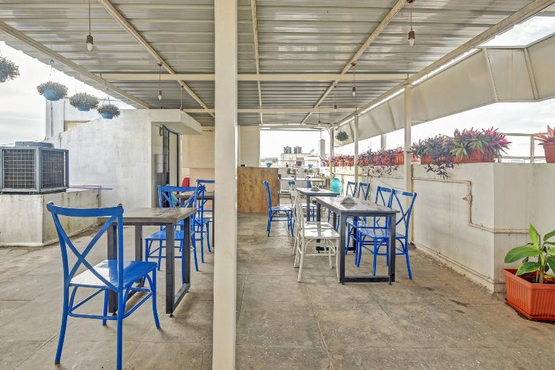 Capital O BLR2499 Comfort Delight Hotel image