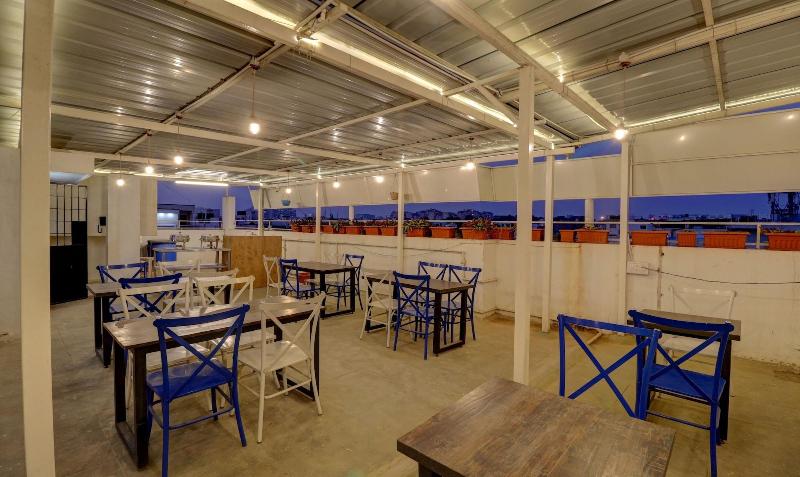 Capital O BLR2499 Comfort Delight Hotel image
