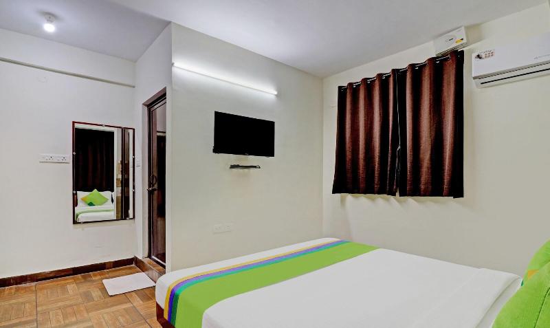 Capital O BLR2499 Comfort Delight Hotel image