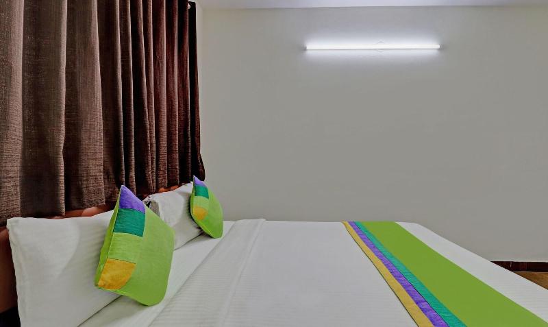 Capital O BLR2499 Comfort Delight Hotel image