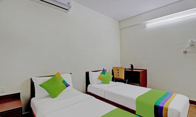 Capital O BLR2499 Comfort Delight Hotel image