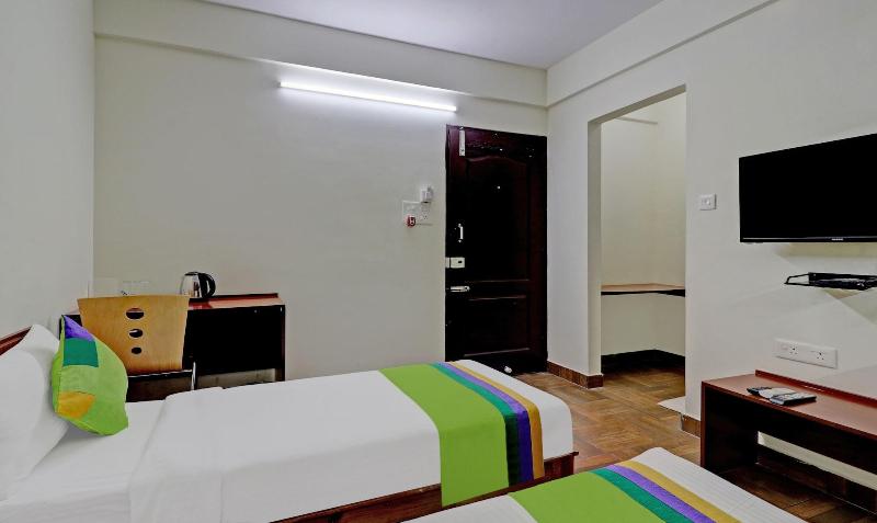 Capital O BLR2499 Comfort Delight Hotel image
