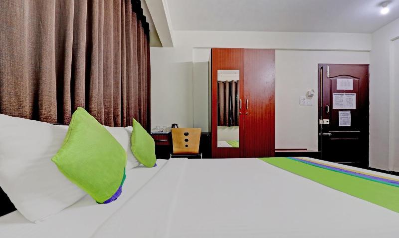 Capital O BLR2499 Comfort Delight Hotel image