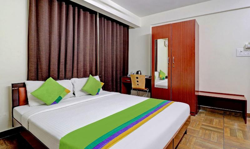 Capital O BLR2499 Comfort Delight Hotel image